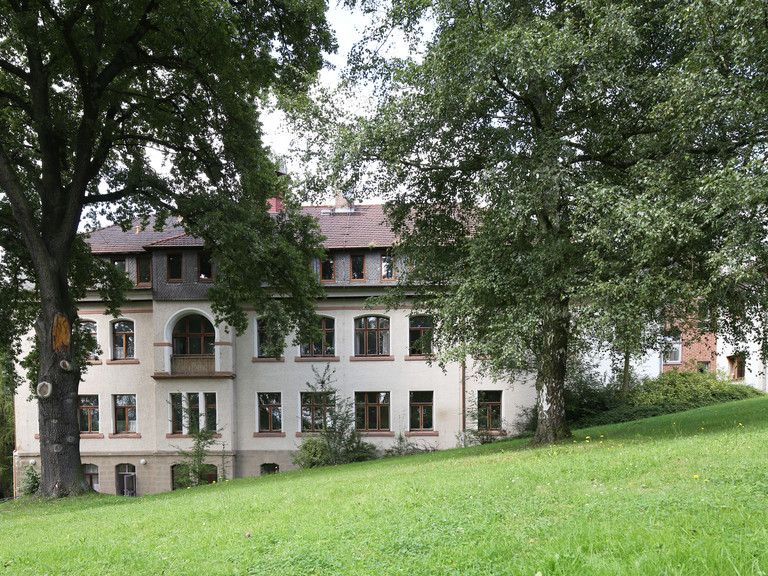 Hausansicht Wohnheim - Immanuel Therapiezentrum Bad Liebenstein