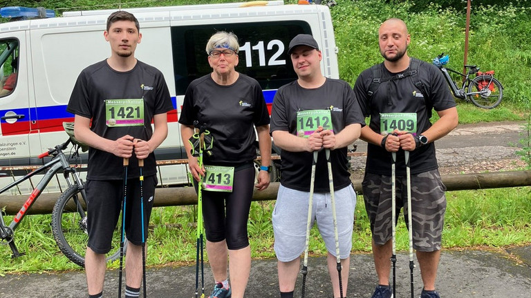 Team des Immanuel Therapiezentrum Bad Liebenstein: v.l. Klient Jason Ariai, Mitarbeiterin Ulrike Winges, die Klienten Luis Pepe Stötzer und Sebastian Treu Team des Immanuel Therapiezentrum Bad Liebenstein: v.l. Klient Jason Ariai, Mitarbeiterin Ulrike Winges, die Klienten Luis Pepe Stötzer und Sebastian Treu